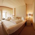 Alpenhotel Stefanie فندق