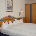 Alpenhotel Stefanie فندق 4*