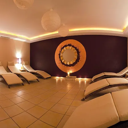 Alpenhotel Stefanie 4*