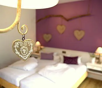 Hotell Alpenhotel Stefanie 4*
