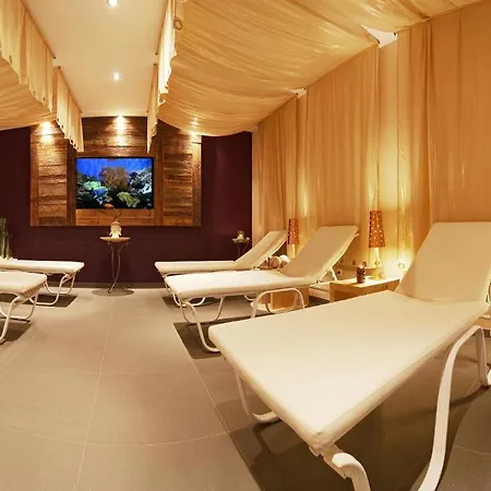 ホテル Alpenhotel Stefanie 4*