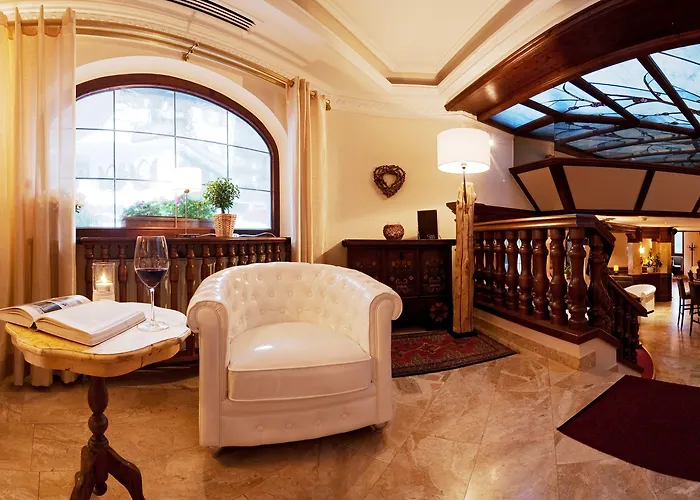 Alpenhotel Stefanie מלון