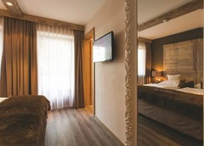 Alpenhotel Stefanie 4*