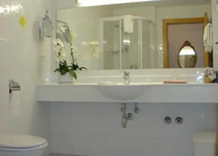 Alpenhotel Stefanie 4*