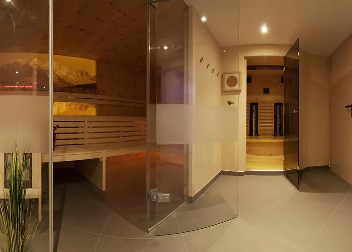 Alpenhotel Stefanie ホテル 4*