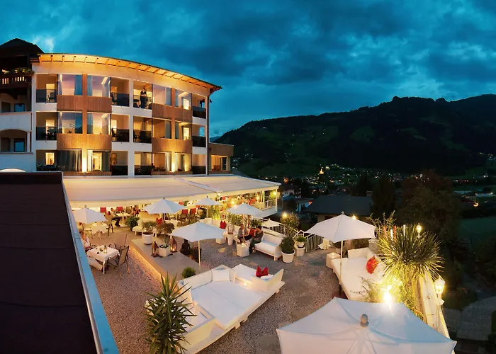 מלון Alpenhotel Stefanie 4*