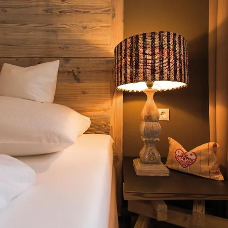 Alpenhotel Stefanie ホテル