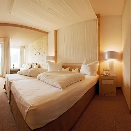 Alpenhotel Stefanie ホテル