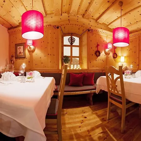 ホテル Alpenhotel Stefanie 4*