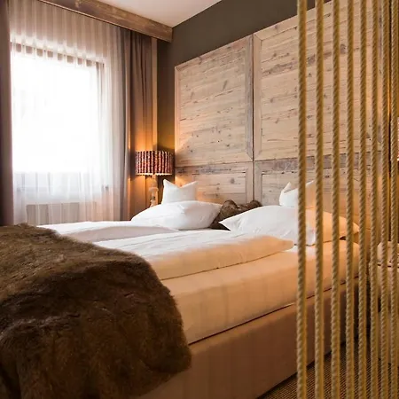 Alpenhotel Stefanie ホテル ヒパッハ