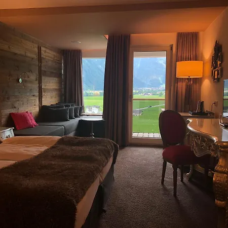 Alpenhotel Stefanie 4* Hippach