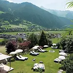 Alpenhotel Stefanie Отель Хиппах