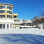 Отель Alpenhotel Stefanie Хиппах
