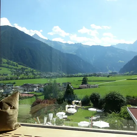 Alpenhotel Stefanie מלון 4*