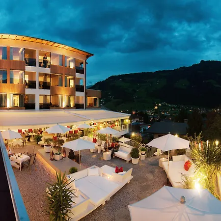 מלון Alpenhotel Stefanie 4*